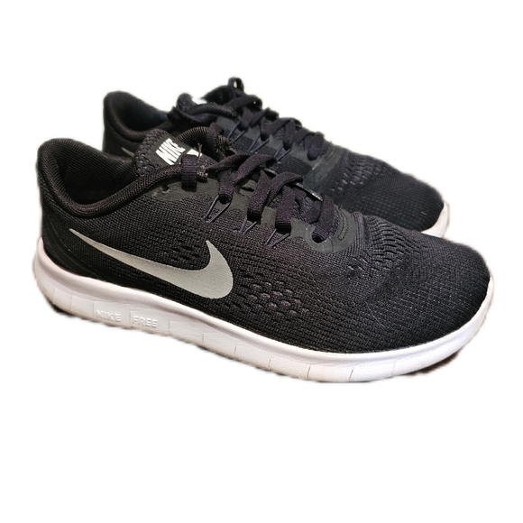 Nike Other - Nike Free run kids sneakers boys size‎ 4y